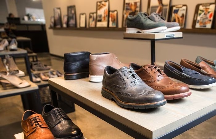 Advantages and disadvantages of the shoe company