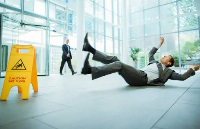 How Does a Slip and Fall Accident Happen?